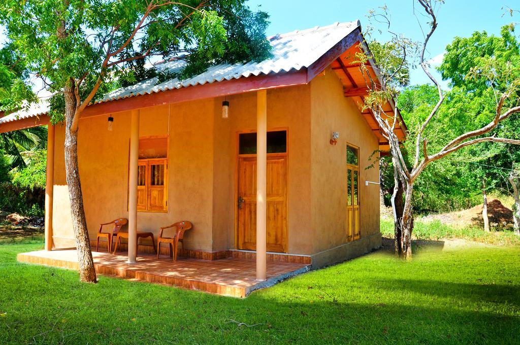 Indika Lake Resort Nuwarawewa Luaran gambar